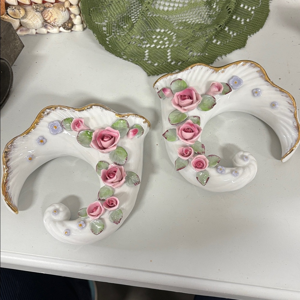 Porcelain Floral Crescent Wall Pockets - Pink Roses - Picture 7 of 7